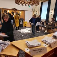 Stemmen van Utrechtse kinderen geteld in het stadhuis