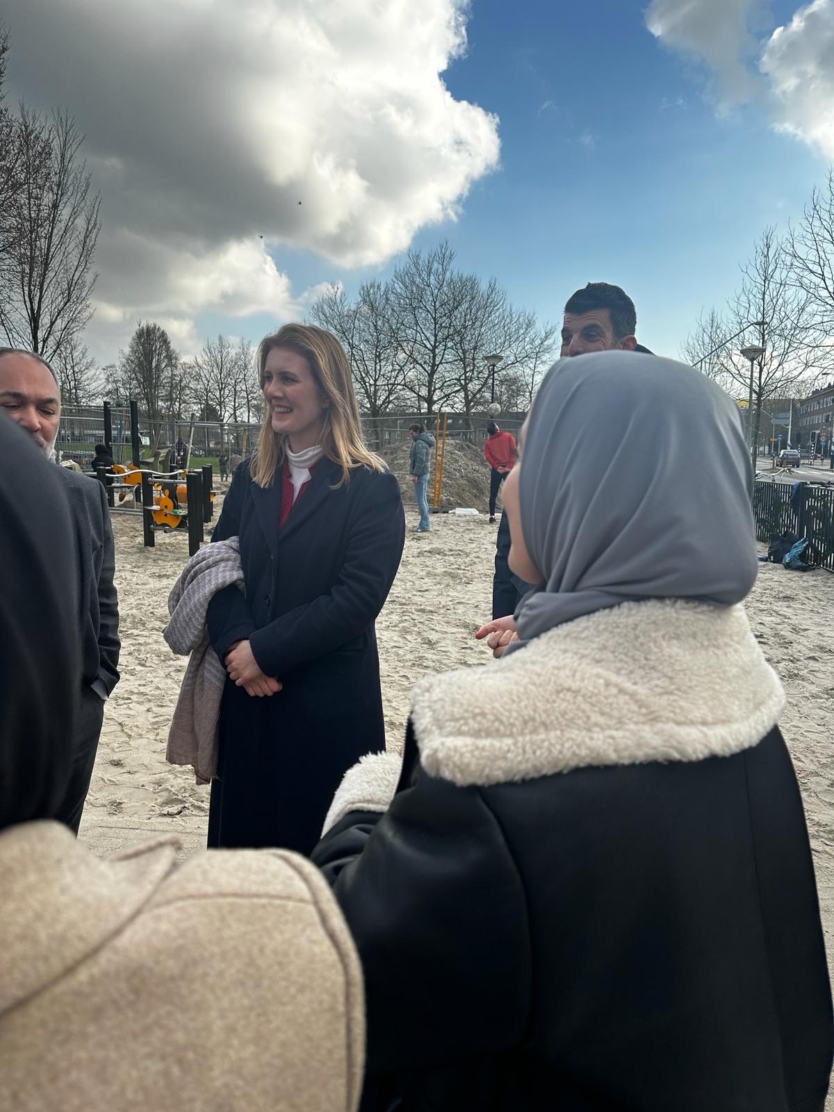 Wethouder Van der Horst bezoekt speeltuin Confucius