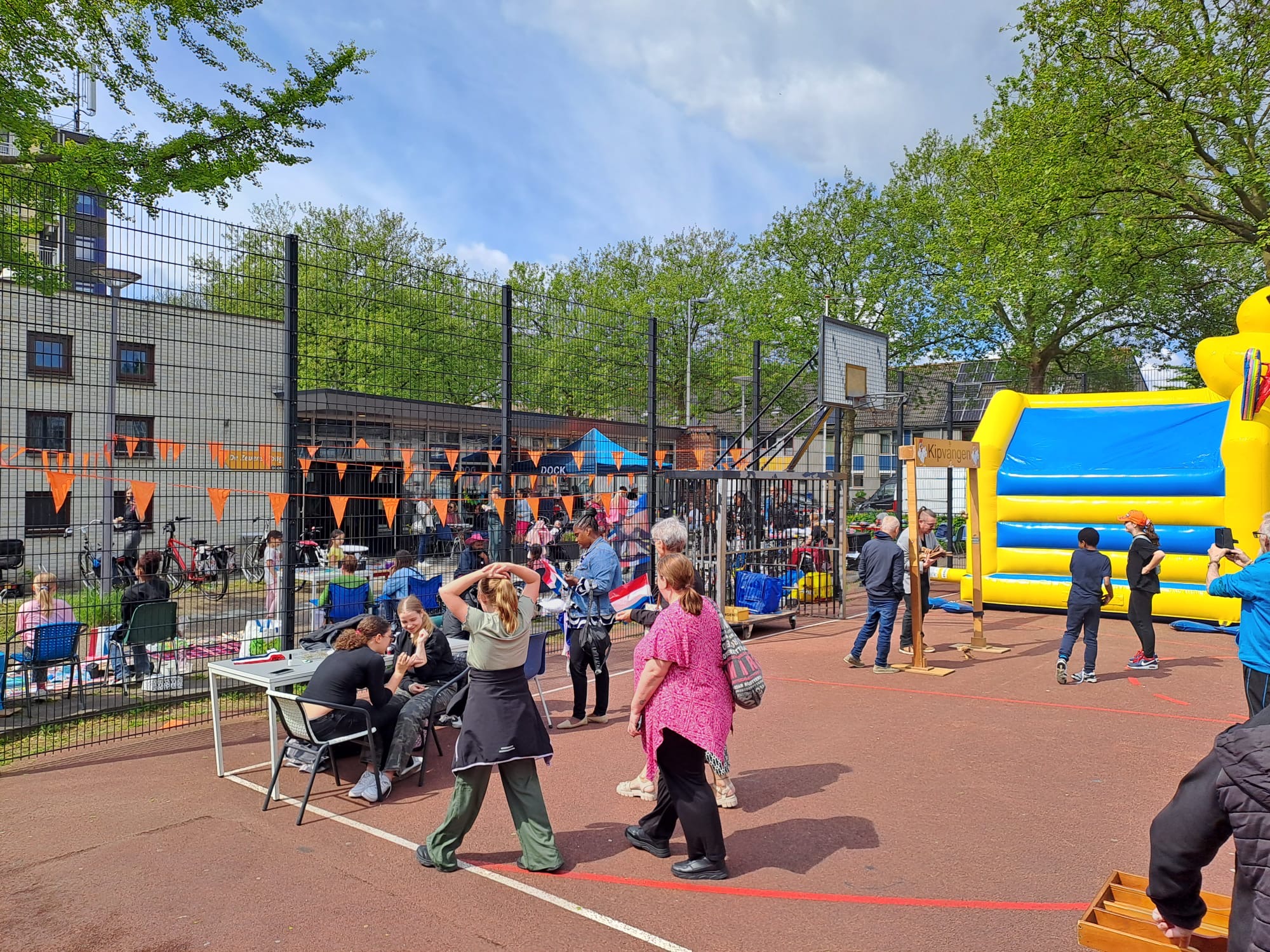 Bevrijdingsdag gezelligheid in Rotterdam Hoogvliet & Crooswijk