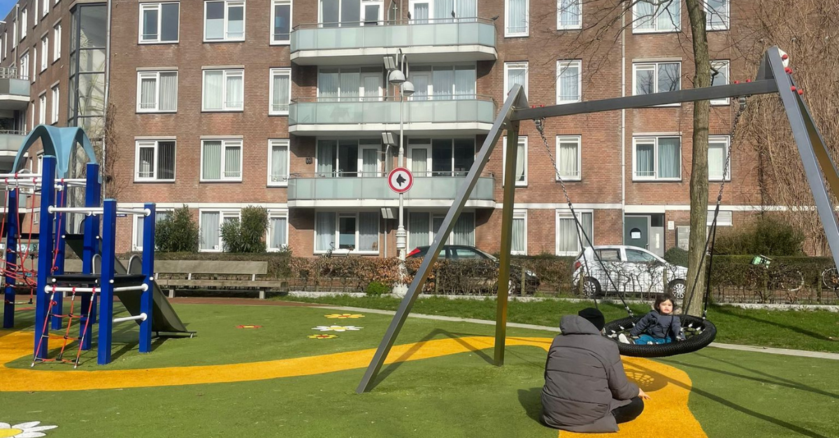 Onze speeltuinen in Amsterdam West: sociale knooppunten