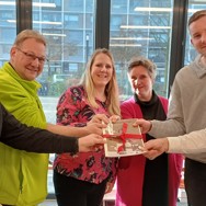 Samen werken aan een schoner Utrecht: Afval-lesbrief feestelijk overhandigd