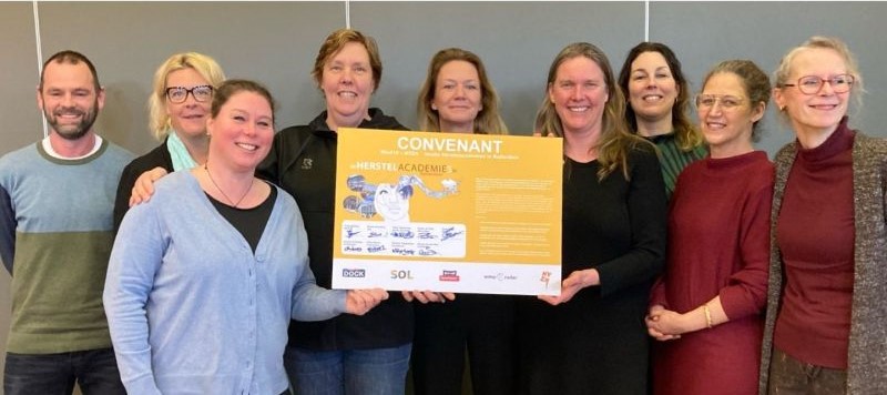 De Herstelacademies in Rotterdam zijn lid van de Nederlandse Vereniging voor Zelfregie en Herstel (NVZH)