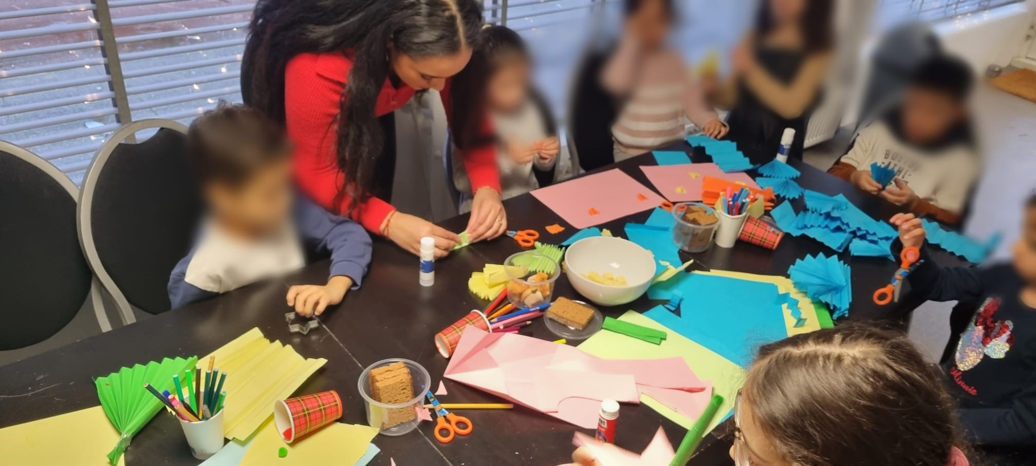 Meer dan schepjes en zand, een blik op speeltuin en kinderwerk in Amsterdam Nieuw-West