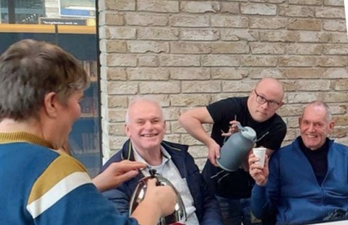 Buurtkoffie in Bibliotheek Vleuterweide