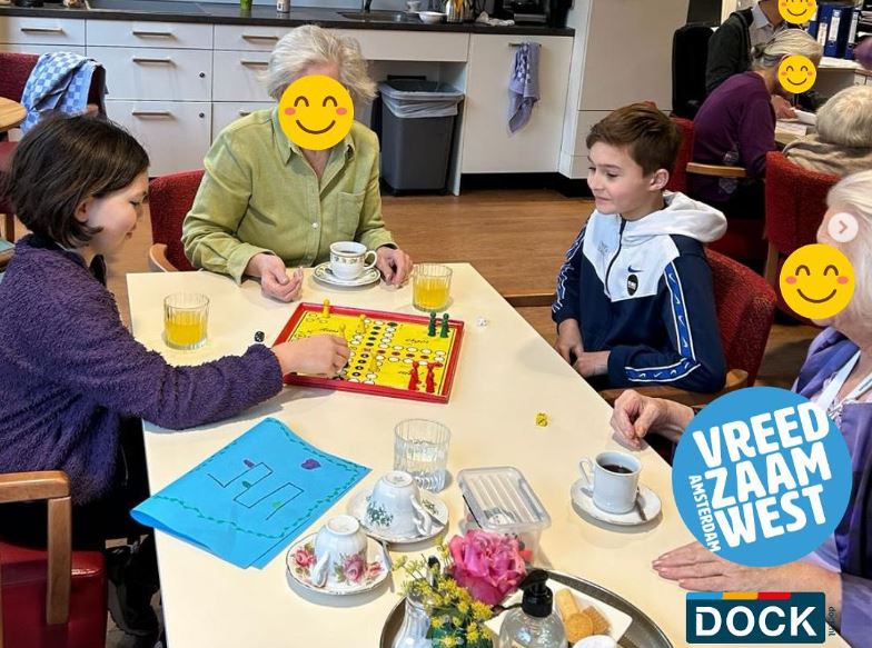 Oppasactie en spelletjes met ouderen door Kinderwijkraad De Baarsjes
