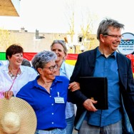 Kleurrijke opening van vernieuwde buurtcentrum in Vleuterweide