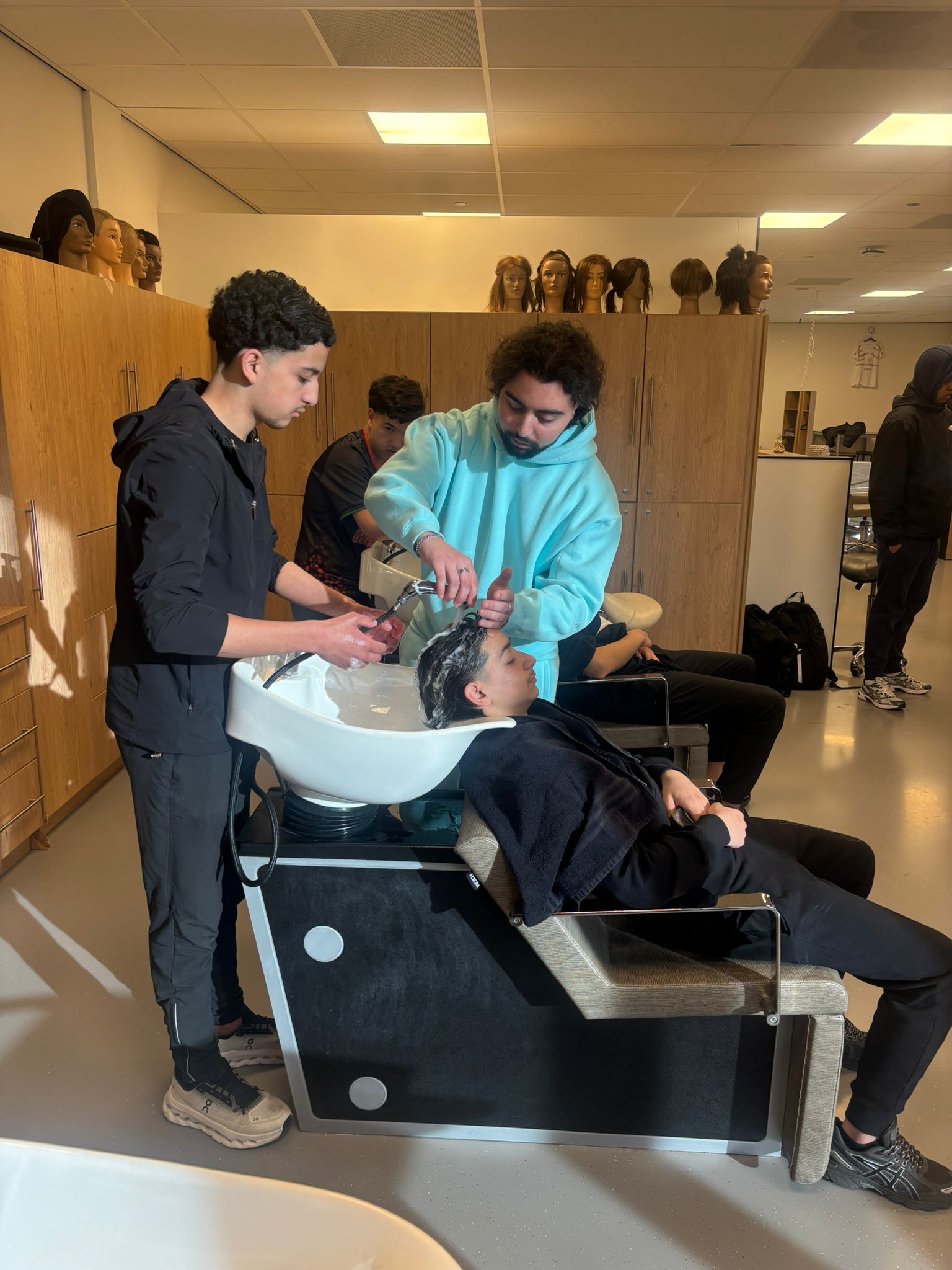 Van schaar tot certificaat: Snip & Clip geeft jongeren in Amsterdam-Noord een vliegende start