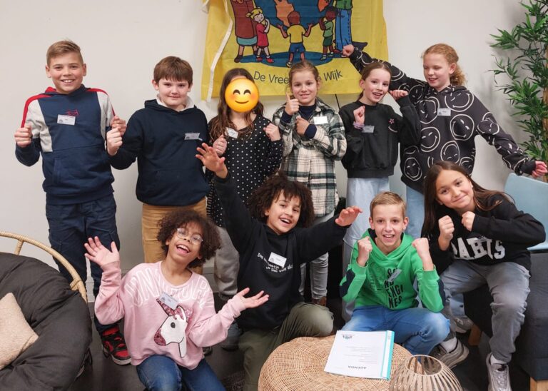 Kinderen bedenken actie ´Kopje Koffie Sticker´